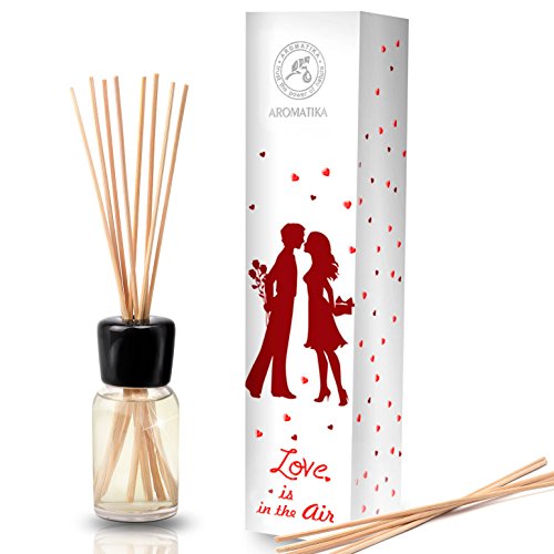 Difusor Aromas de Love Is In The Air 100ml - Fragancia para el Amor con Aceite Puro de Ylang Ylang Natural para Cuartos - Restaurantes - Aromaterapia - con 8 palitos de bambú - 0% Alcohol