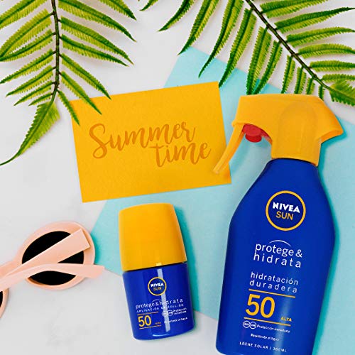 NIVEA SUN Protege & Hidrata Spray Solar FP50+ (1 x 300 ml), protector hidratante y resistente al agua con protección UVA/UVB, protección solar muy alta en formato pistola