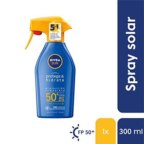 NIVEA SUN Protege & Hidrata Spray Solar FP50+ (1 x 300 ml), protector hidratante y resistente al agua con protección UVA/UVB, protección solar muy alta en formato pistola