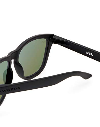 HAWKERS ONE Carbon Black Gafas de Sol Ligeras, para Hombre y Mujer, con Montura Negra Mate y Lente Esmeralda Efecto Espejo, Protección UV400