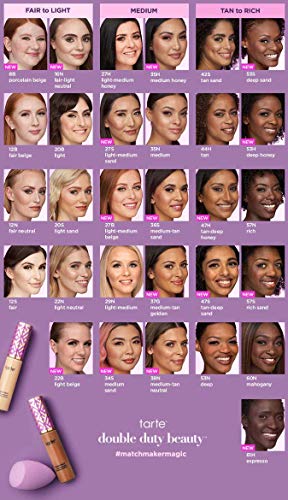 TARTE corrector maquillaje doble función – antiojeras, color claro a medio, con trasfondo melocotón.