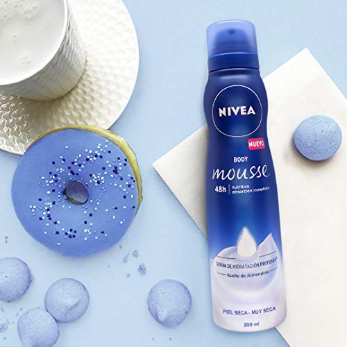 NIVEA Body Mousse Nutritiva, mousse con sérum hidratante para piel seca y muy seca, mousse corporal de rápida absorción con aceite de almendras - pack de 6 x 200 ml