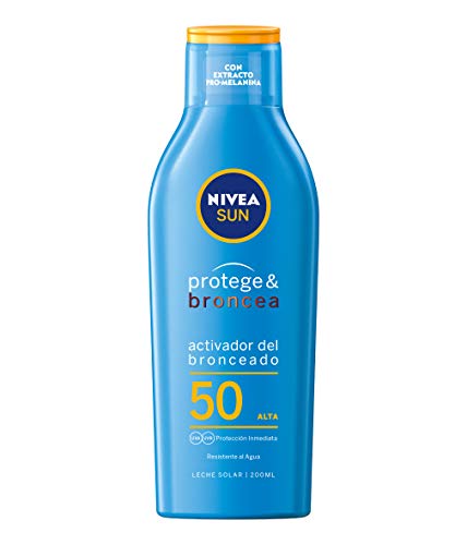 NIVEA SUN Protege & Broncea Leche Solar Activadora del Bronceado FP50 (1 x 200 ml), potenciador del bronceado resistente al agua, protección solar alta