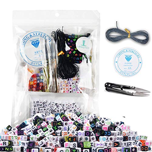 800pcs 4 letras de letras del alfabeto de acrílico de color A-Z Cube los granos con 1 cortador de hilo 1 cordón negro y 1 hilo de seda para joyería Hacer a los niños DIY collar pulsera