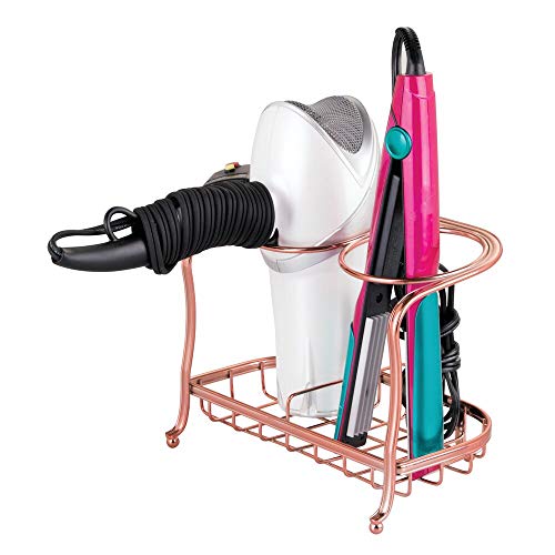 mDesign Soporte para secador de pelo o rizador – Cesta de rejilla para productos de peluquería – Soporte para plancha de pelo y cepillos fabricado con metal – rosa dorado