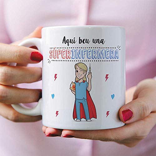 MUGFFINS Taza Enfermera (En Catalán)"Aquí beu una Súper Infermera" Taza Desayuno/Idea Regalo Día de la Tía. Cerámica 350 mL