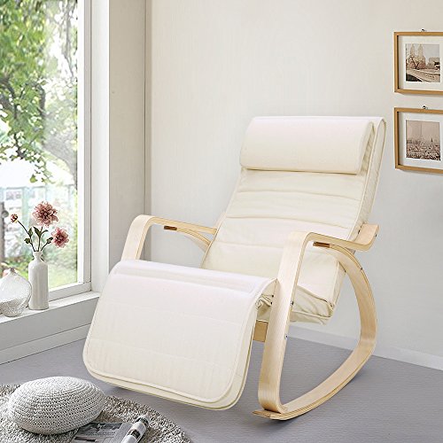 SONGMICS Silla Mecedora con Apoyabrazos de Madera de Abedul, Silla Mecedora con Reposapiés Ajustable en 5 Posiciones, Capacidad de Carga Máxima 150 kg, Dormitorio, Salón, Beige LYY10M