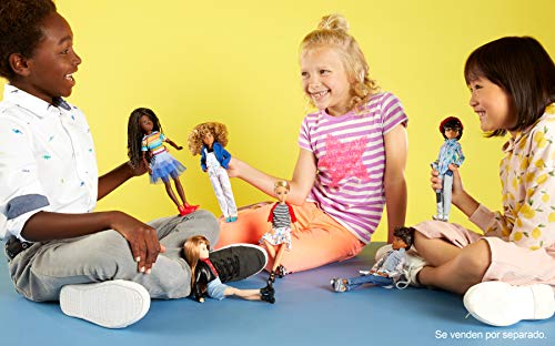 Creatable World Figura Unisex, muñeco articulado, pelucas rubio platino y accesorios (Mattel GGT67) , color/modelo surtido