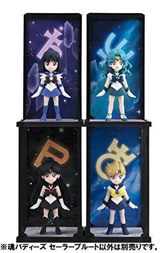 Figura de Sailor Moon Sailor Pluto con fondo de Diorama Tamashii Buddies 9 cm