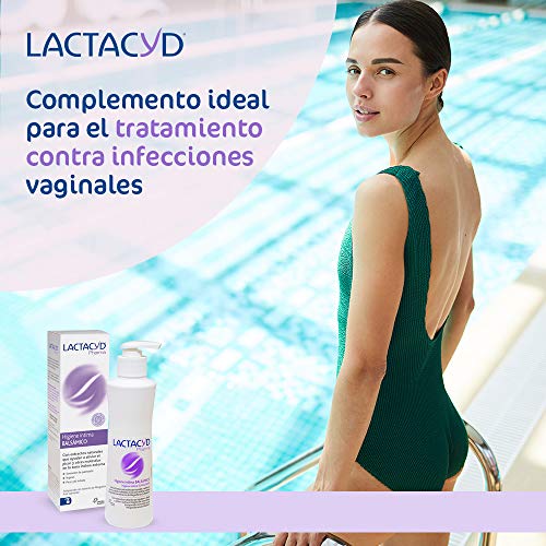 Lactacyd Pharma Balsámico - Con extractos naturales que ayudan a aliviar el picor y otras molestias en la zona intima externa, enriquecido con extracto de Margarita Azul Calmante, 250 ml