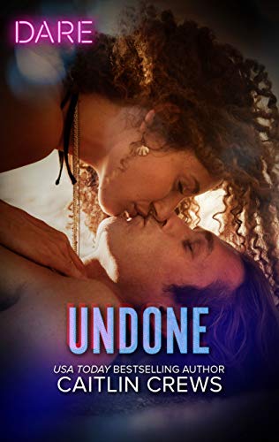 Undone: A Holiday Fling Romance (Hotel Temptation Book 2) (English Edition)
