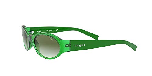 Vogue Millie Bobby Brown X Eyewear Collection Lentes oscuros, Verde Transparente/Verde Degradado, 57 para Mujer