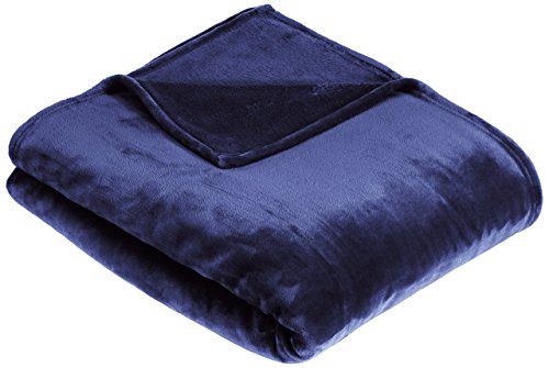 AmazonBasics - Manta, hecha de felpa de terciopelo suave - 229 x 274cm - azul marino