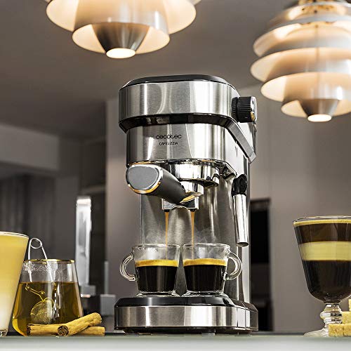 Cecotec Cafetera Express Cafelizzia 790 Steel para espressos y cappuccinos, Brazo portafiltros con Doble Salida y Dos filtros, 20 Bares de Presión, Depósito extraíble de 1,2L, 1350W, Acero