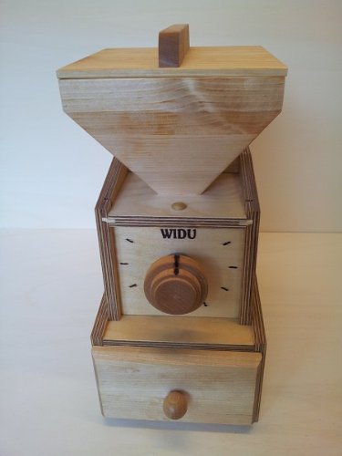 Widu I - Molinillo de cereales (madera de peral)