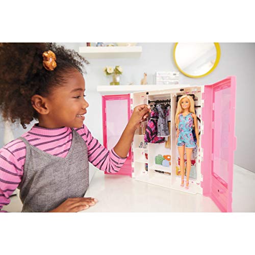 Barbie Fashionista Armario portable con muñeca incluida, ropa, complementos y accesorios de muñecas, regalo para niñas y niños 3-9 años (Mattel GBK12)