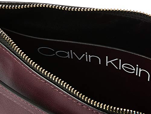 Calvin Klein Chained Conv Shoulderbag, Bolso de Hombro para Mujer, Rojo (Merlot), 50x19x28 centimeters (W x H x L)