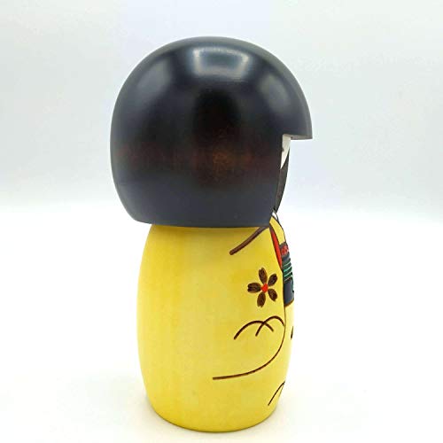 Muñeca Kokeshi de Madera Auténtica Chica Feliz Color Amarillo