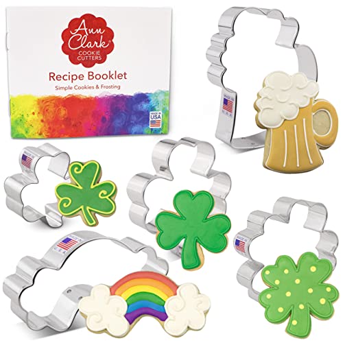 Ann Clark Cookie Cutters Juego de 5 cortadores de galletas Día de San Patricio con libro de recetas, trébol, trébol pequeño, trébol de cuatro hojas, jarra de cerveza y arco iris