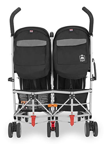 Maclaren Twin Triumph silla de paseo ligera y comapcta para niños a partir de 6 meses hasta 15 kg en cada asiento, Capota individual extensible, Incluye protector para la lluvia, Negro/gris oscuro