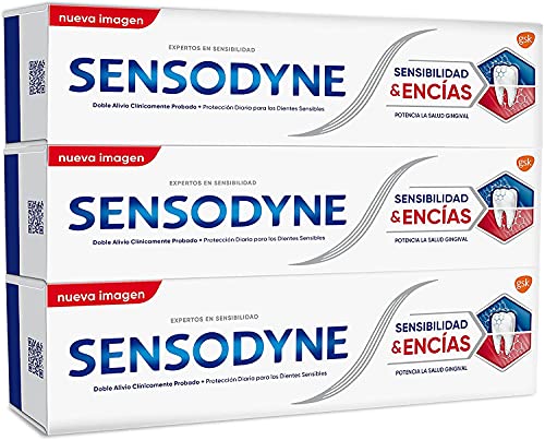 Sensodyne Sensibilidad y Encías Pasta de Dientes con Flúor, Alivio para Dientes Sensibles, Protección Duradera frente a la Sensibilidad Dental, Pack de 3 x 75 ml