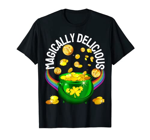 Día de San Patricio 2022 Magically Delicious Luck Shamrock Divertido Camiseta