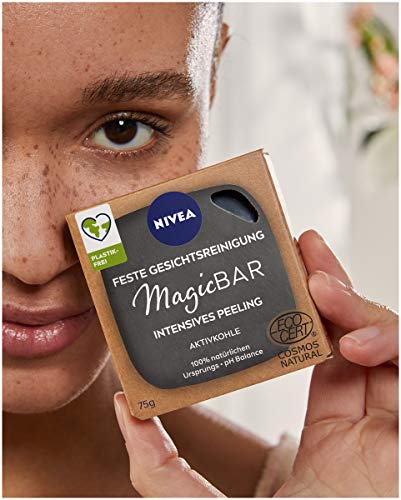 NIVEA MagicBar - Exfoliante facial sólido (75 g), exfoliante facial mate contra puntos negros, cosmética natural certificada con carbón activo