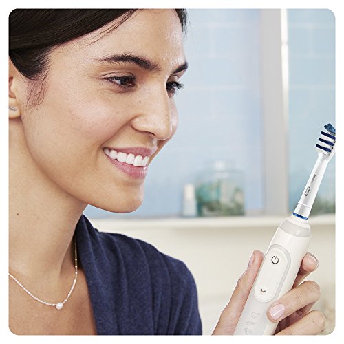 Oral-B Trizone - Cabezales de repuesto para cepillo de dientes eléctrico recargable, cerdas barren entre dientes para una limpieza profunda, paquete de 4