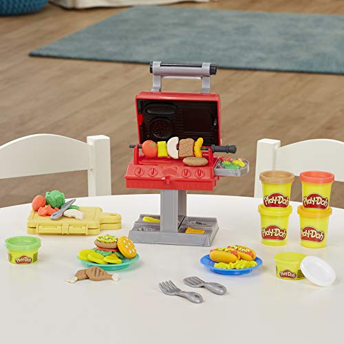 Play-Doh Kitchen Creations Grill 'n Stamp Juego para niños de 3 años en adelante con 6 Colores compuestos de Modelado no tóxicos y 7 Accesorios de Juguete para Barbacoa, Multicolor