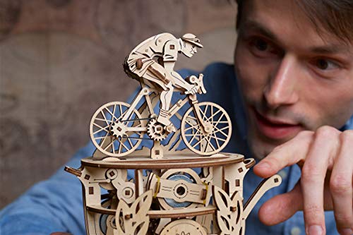 UGEARS Ciclista Autómata Puzzle 3D - Maquetas para Construir de Adultos - Modelo Mecánico Kit De Construcción - Copa Tour de France - Maquetas Madera - Maquetas para Montar - Regalos para Ciclistas