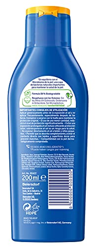 NIVEA SUN Protege & Hidrata Leche Solar FP20 (1 x 200 ml), protector solar hidratante y resistente al agua con protección UVA/UVB, protección solar media