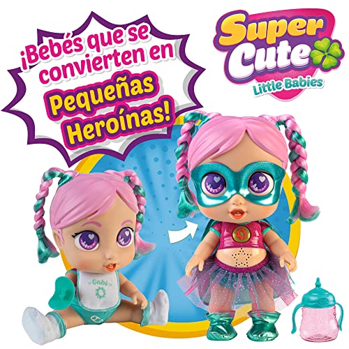 Super Cute - Super Cute Muñeca Superheroína Gabi con biberón, ropa reversible y accesorios Muñeca interactiva con luz y sonidos Muñecas niñas niños 3 años Muñecas bebé recién nacido (85392)