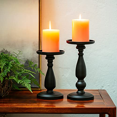 Sziqiqi Vintage Grande Portavelas de Columna Juego de 2 Velas para Candelabros de Metal Retro Negro Mate Candelabros Centro de Mesa Ornamentos Mesa de Centro Comedor Manto Chimenea Decoracion