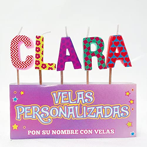 Velas cumpleaños con nombre personalizado multicolor y un regalo