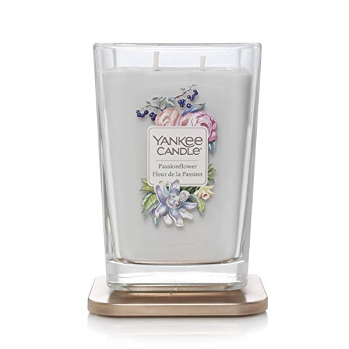 Yankee Candle - Colección Elevation con Tapa de Plataforma, Vela Aromática Grande Cuadrada de 2 Mechas, Madera Aterciopelada