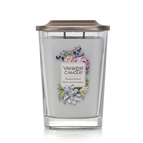 Yankee Candle - Colección Elevation con Tapa de Plataforma, Vela Aromática Grande Cuadrada de 2 Mechas, Madera Aterciopelada