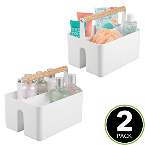 mDesign Juego de 2 cajas organizadoras para baño – Cajas de plástico con asa de madera para el almacenamiento de productos cosméticos – Organizador de baño con 2 compartimentos – blanco