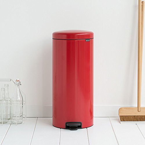 Brabantia Newicon-Cubo de Basura con Pedal, 30 l, Color Passion Red, Acero Inoxidable, Rojo pasión