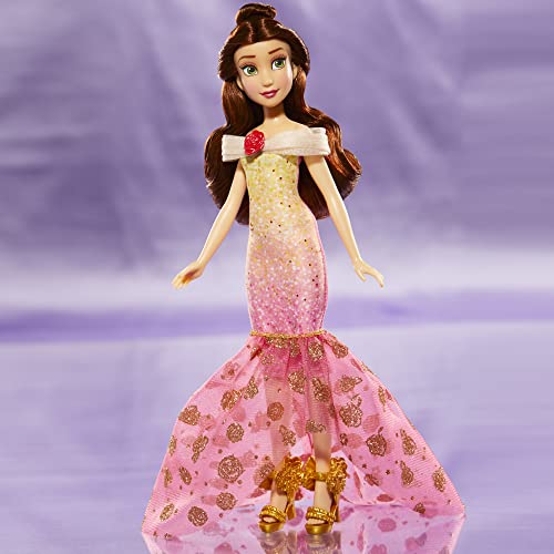 Disney Princess - Muñeca Bella Estilos de Princesa - 10 Combinaciones de Ropa - A Partir de 3 años