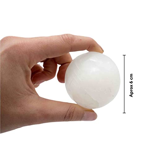 Esfera / Bola de Selenita Natural 6 cm, Protege los espacios, limpia el aura de las personas, Transmite paz y tranquilidad, Ayuda al descanso y relajación del cuerpo.