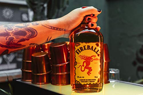 Fireball Cinnamon Whisky Con 7 Chupitos De Regalo -700 ml