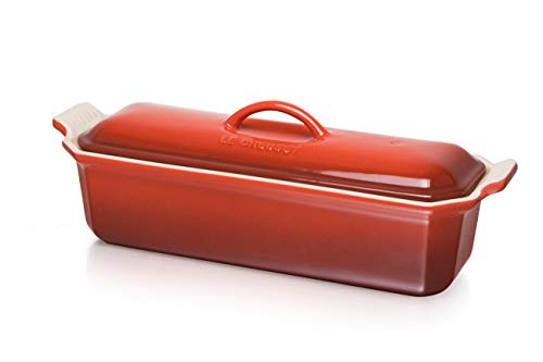 Le Creuset Terrina Rectangular, con Prensa integrada, Cerámica de gres, Rojo (Cereza), 28 cm