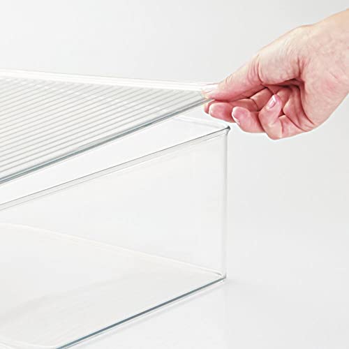 mDesign Organizador de maquillaje apilable – Práctica caja transparente hecha de plástico sin BPA con tapa incluida – Organizador de baño para jabones, toallas, lociones y demás – transparente