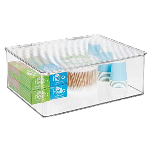 mDesign Organizador de maquillaje apilable – Práctica caja transparente hecha de plástico sin BPA con tapa incluida – Organizador de baño para jabones, toallas, lociones y demás – transparente