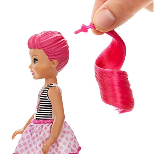 Barbie Chelsea Color Reveal, muñeca sorpresa color monocromático con accesorios de moda sorpresa (Mattel GTT24)