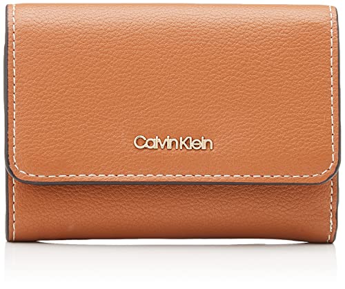 Calvin Klein CK Must - Cartera de Tres Pliegues para Mujer, coñac, OS