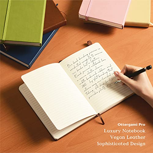 Cuaderno A5 | Libreta Diario Piel Vegana | Cuaderno de Notas de Rayas con Papel 150gsm | The Pro de Ottergami (Azul Marino)