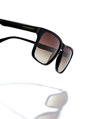 HAWKERS · Gafas de sol PEAK METAL para hombre y mujer. · BLACK SMOKY BROWN