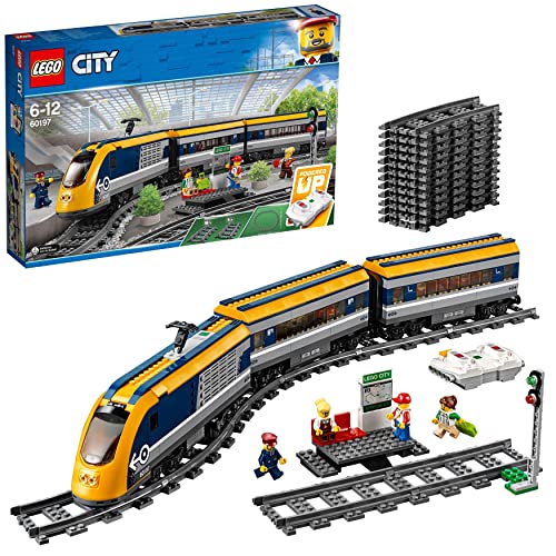 LEGO 60197 City Tren de Pasajeros con Motor, Juguete Teledirigido para Niños a Partir de 6 Años con Vías, Vagones y Accesorios