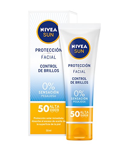 Lote Nivea Sun: Spray Solar Hidratante FP50 300 ml + Loción After Sun 400 ml + Crema Solar Facial Control de Brillos FP50 50 ml